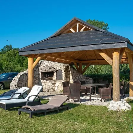 W Mirowie Agroturismo